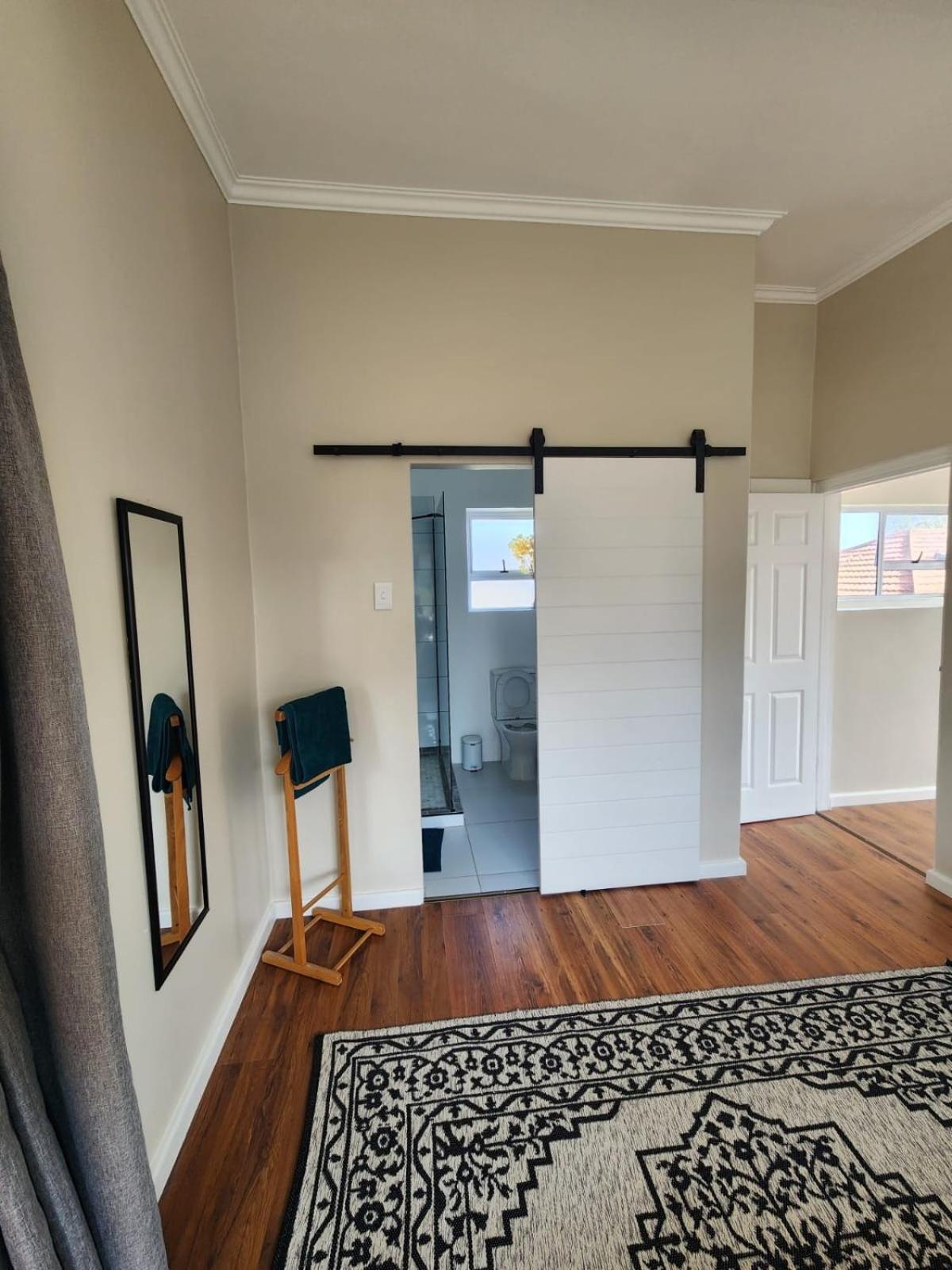Apartment Upstairs At 38 Port Elizabeth